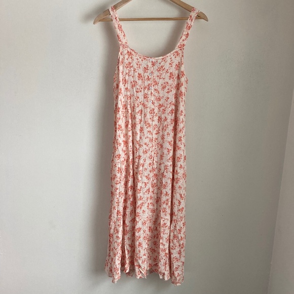 Nimi K Dresses & Skirts - Nimi k Woman’s floral dress made in USA